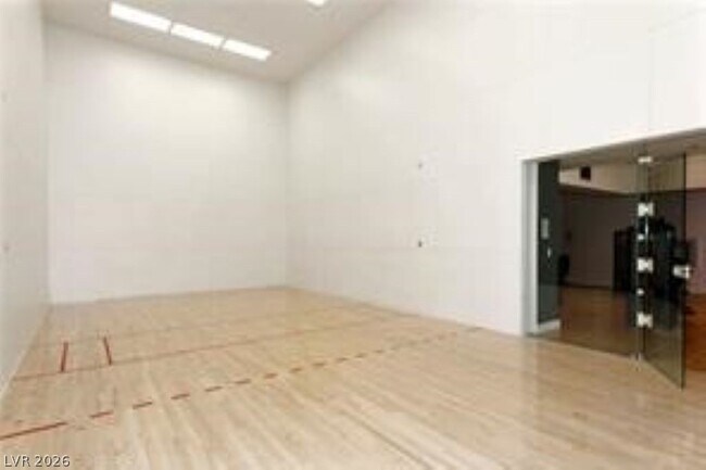 Building Photo - 4525 Dean Martin Dr