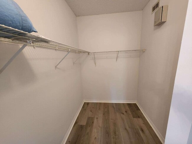 Building Photo - 5551 Bentgrass Dr