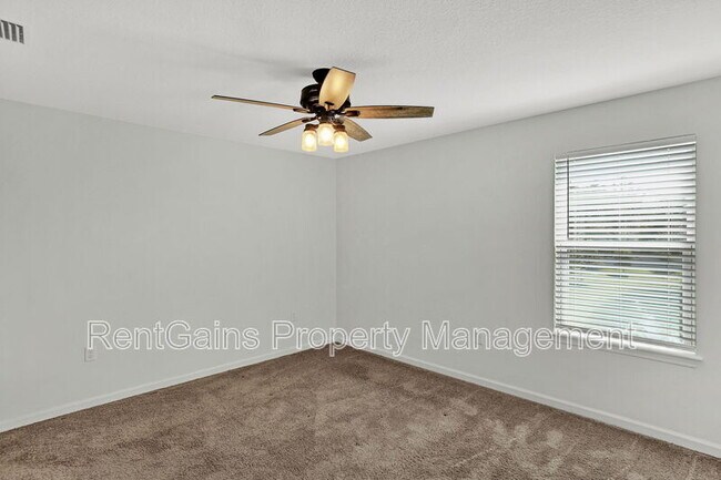 Building Photo - 92 Silver Fern Dr