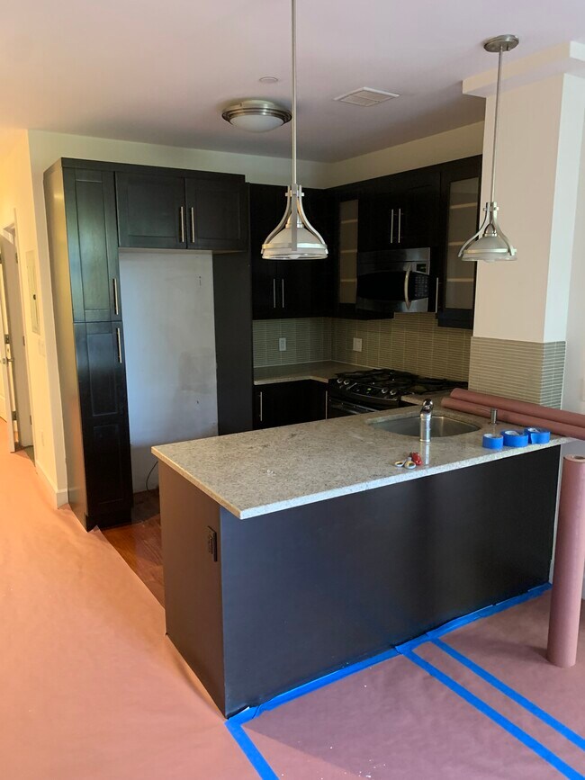 KITCHEN - 8315 Kew Gardens Rd