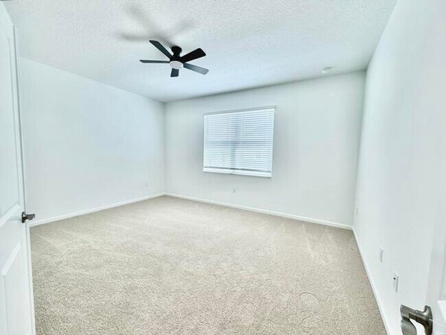 Building Photo - 4093 S Longwood Lk Sq