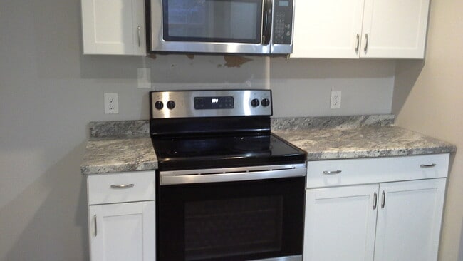 Building Photo - 2593 Nancelon Cir N