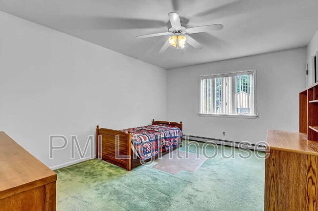 Building Photo - 2 Carlyle Dr