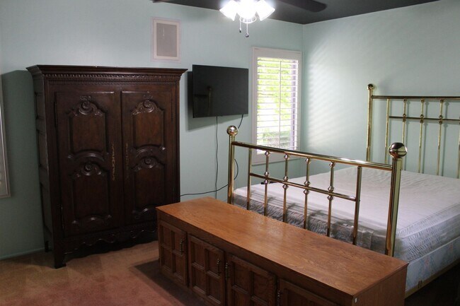 Building Photo - Unique Bakersfield Home for Rent Bakersfiled Country Club