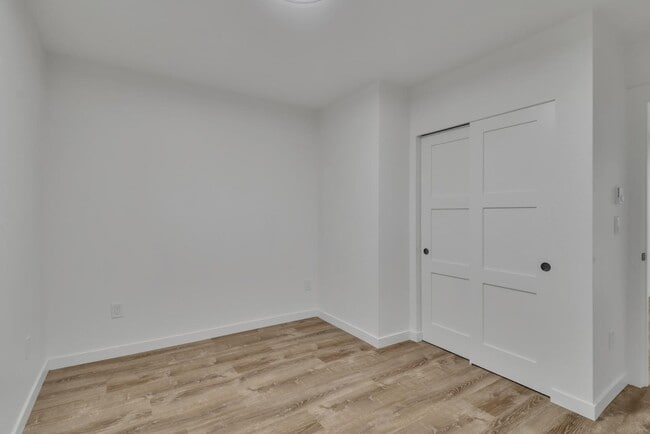 Building Photo - 721 N Stevens St