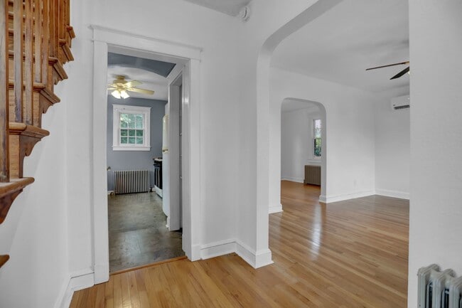 Building Photo - Charming & Upgraded 3BR Home in Arbutus wi...