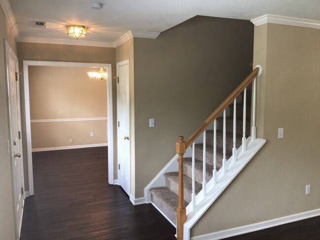 Building Photo - 423 Harvest Pine Road