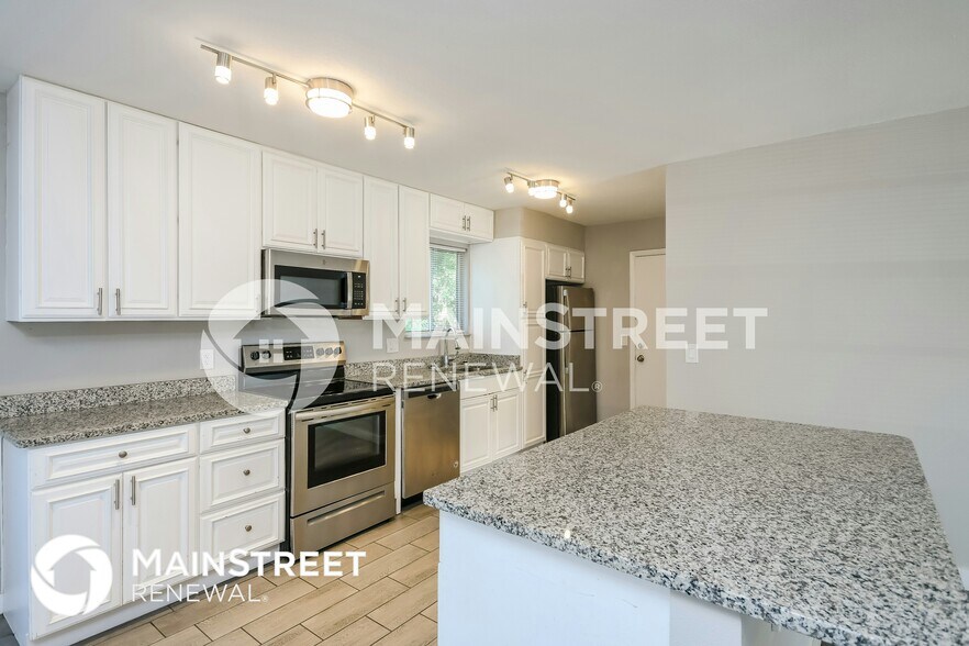 Building Photo - 355 Summerset Dr