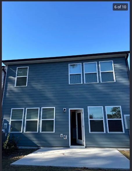 Building Photo - 874 McKenzie Pk Ter