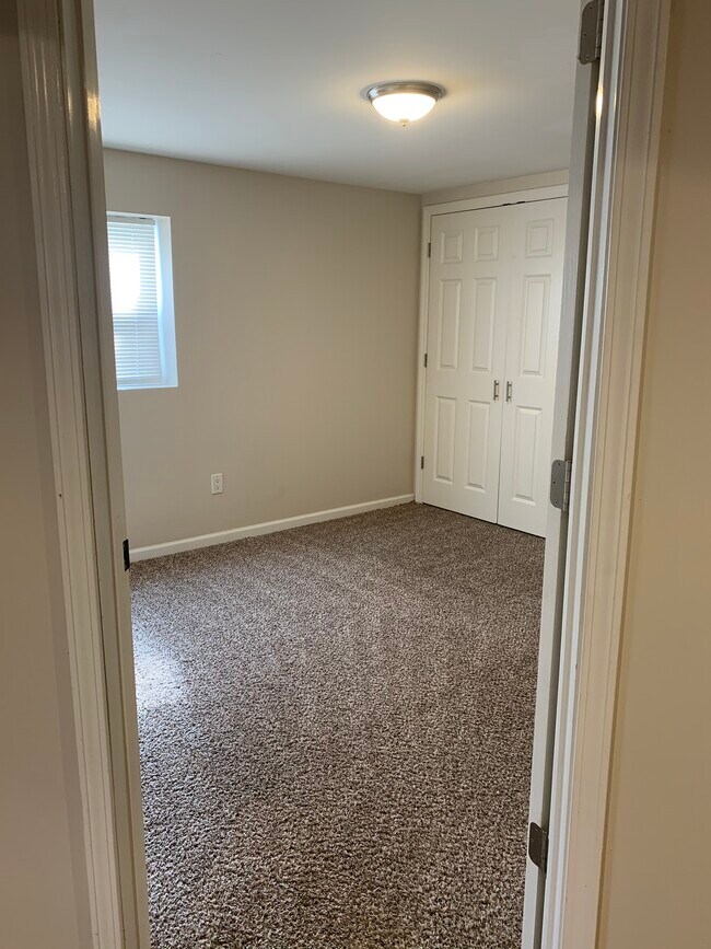 Building Photo - PINE GROVE MANOR