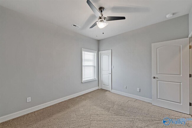Building Photo - 3028 Greenway Cir SE