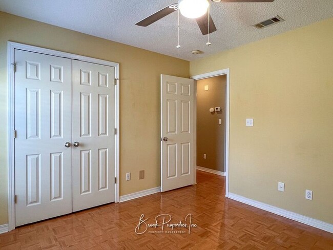 Building Photo - 2634 Southern Oaks Dr