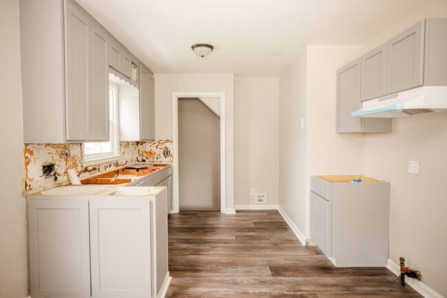 Building Photo - Beautifully Remodeled Three Bedroom Home F...
