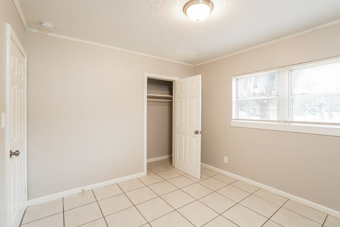 Building Photo - 6049 Cedar Hills Blvd