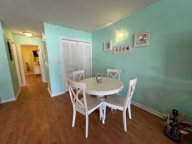 Building Photo - Myrtle Beach - 1 Bedroom / 1 Bath Condo