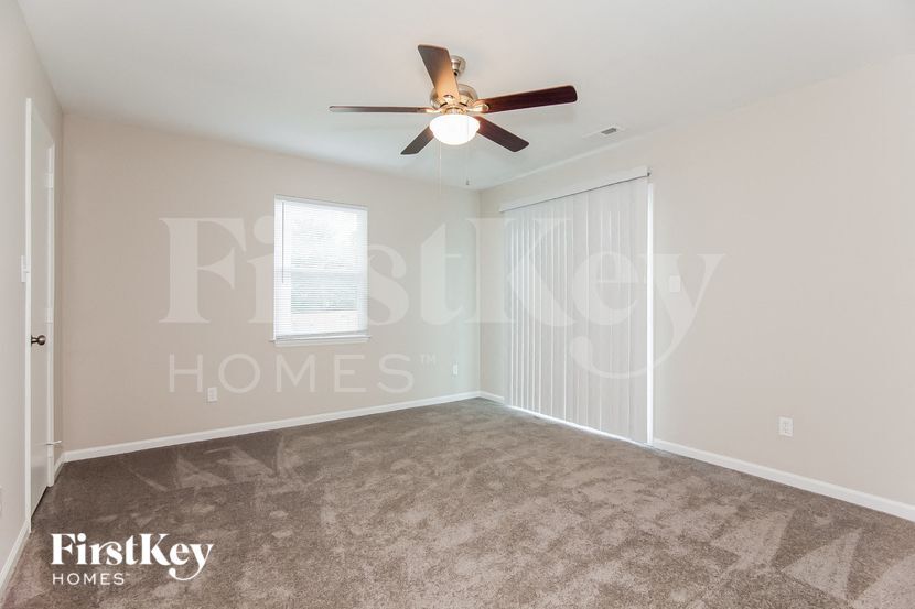 Building Photo - 1320 Eagles Landing Dr