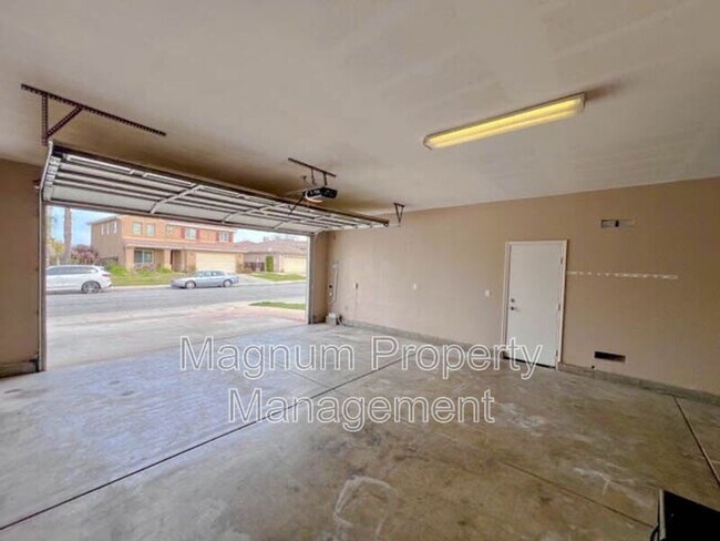 Building Photo - 31651 McCartney Dr