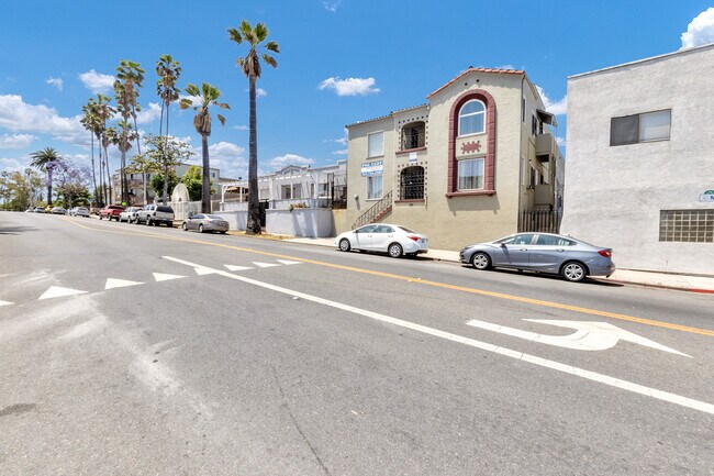 Building Photo - 1211 Magnolia Ave.