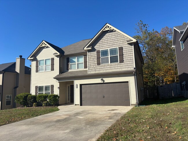 Building Photo - Luxury Home