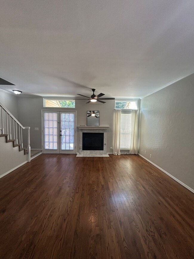 Building Photo - Fabulous townhouse in a private and quiet ...
