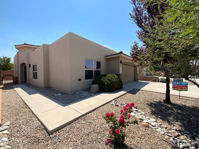 Building Photo - 3 Bedroom Custom Single Story Home Availab...
