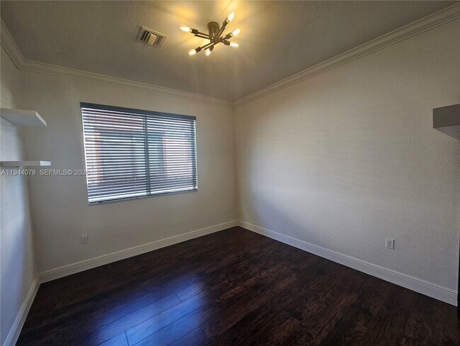 Building Photo - 15387 SW 21 Ln