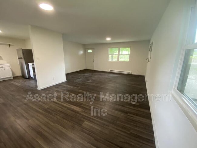 Building Photo - 221 Pattie Gap Rd