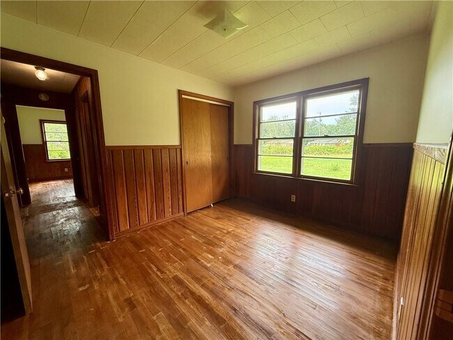 Building Photo - 5520 Helen Dr