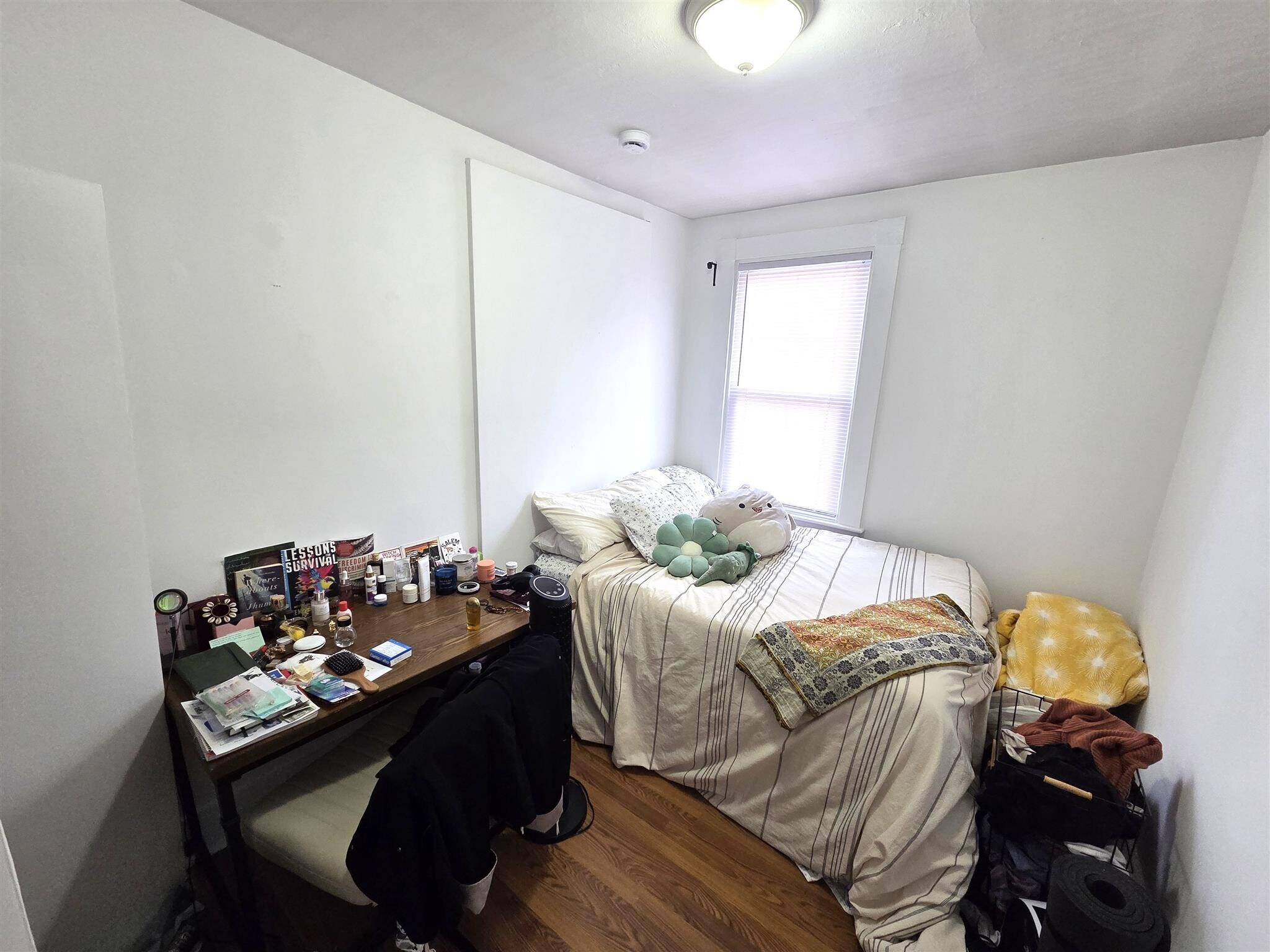 Building Photo - 273 Cardinal Medeiros Ave