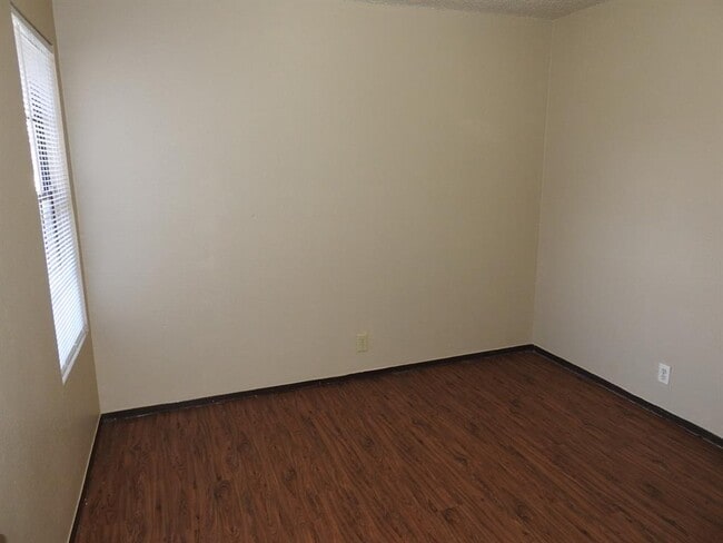 Building Photo - 12402 Deer Falls Dr