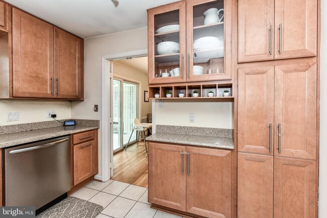 Building Photo - 7807 Suffolk Ct