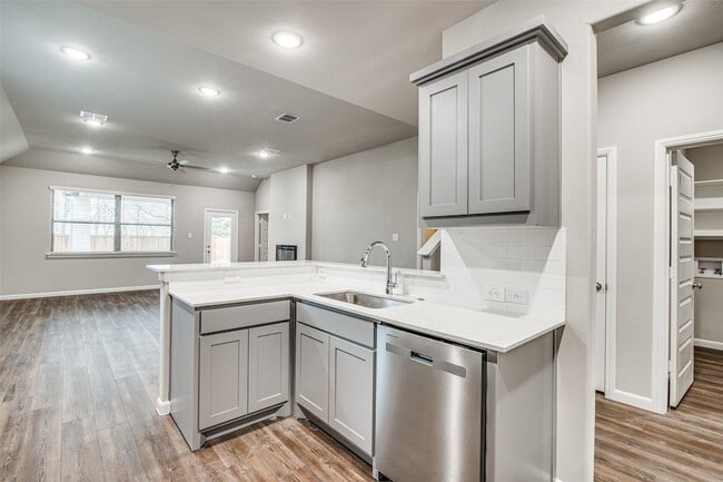 Building Photo - 5239 Amistad Dr