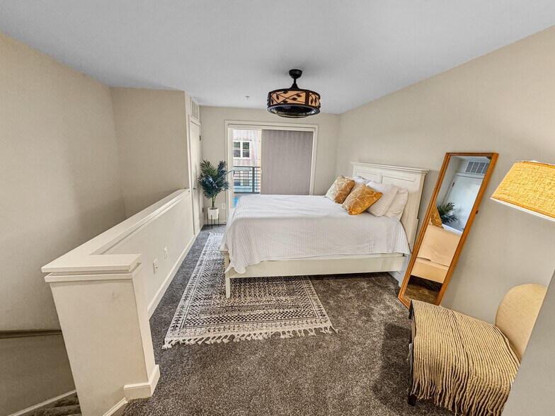 Building Photo - 5610 45th Ave