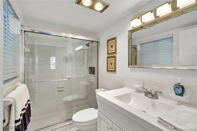 Building Photo - 386 Harbour Dr