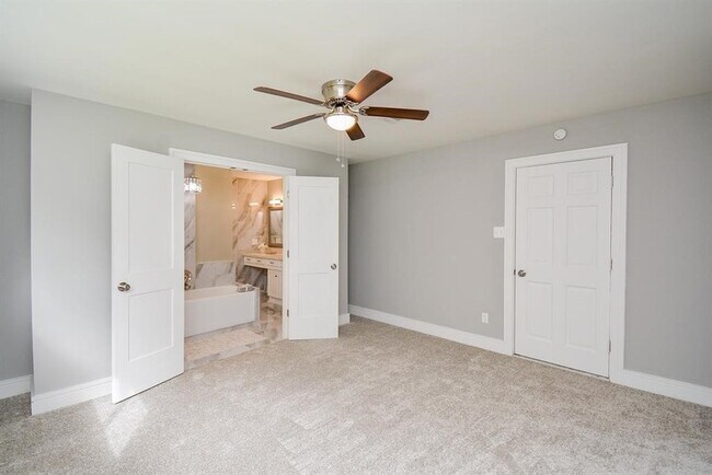 Building Photo - 8518 Braesview Ln
