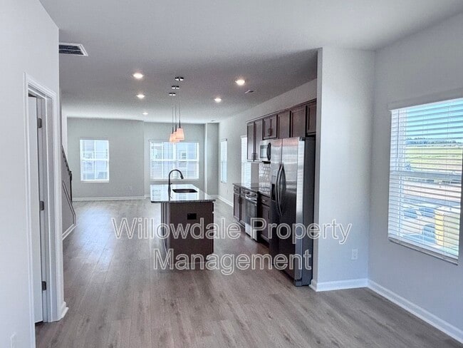 Building Photo - 398 Chesapeake Cmns St