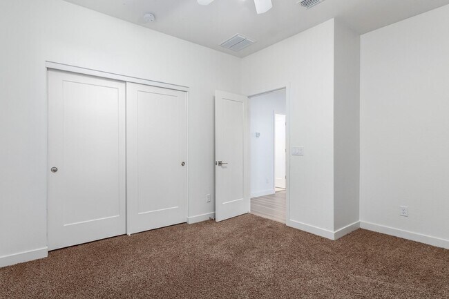 Building Photo - 2327 S Wycliff Cir