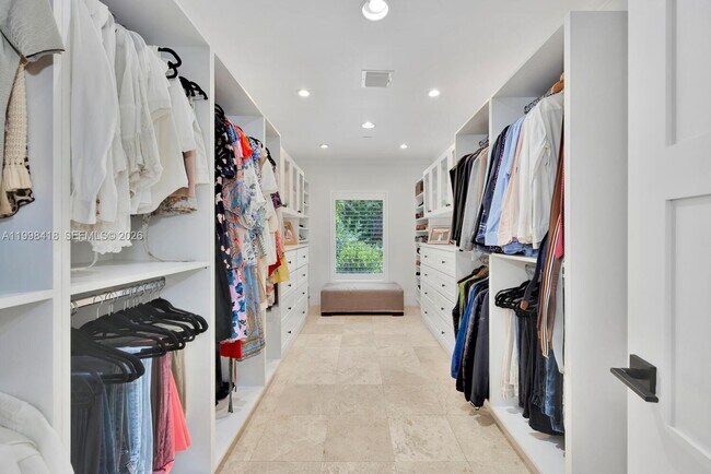 Building Photo - 6140 SW 90th St