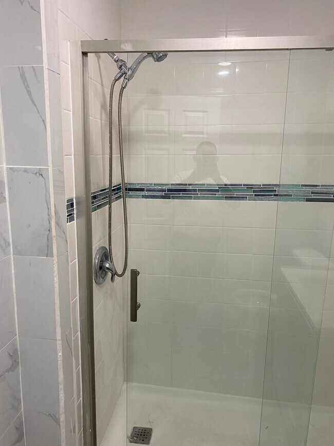 Building Photo - 1539 E Young St