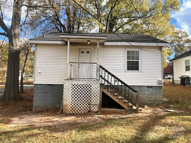 Building Photo - 1501 Madison St