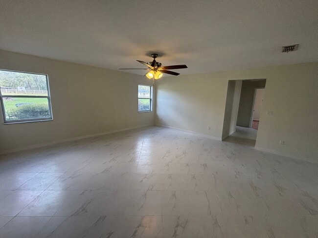 Building Photo - 3/3 Newly renovated on 3+ acres