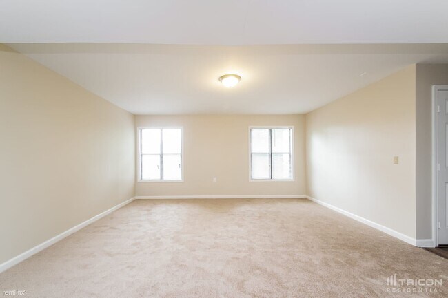 Building Photo - 3833 Greenbrook Dr