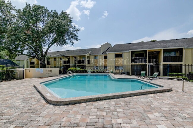 Building Photo - 944 N Lake Destiny Rd