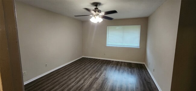 Building Photo - 15215 Ensenada Dr