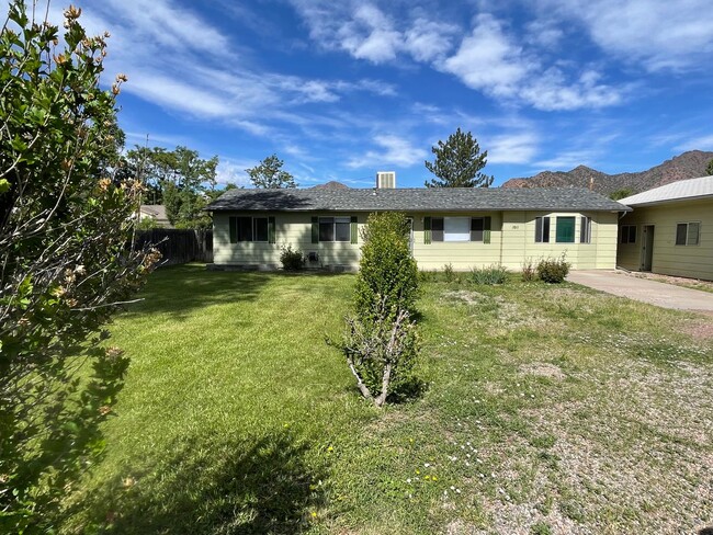 Building Photo - 4 Bedroom Home with Large Shop