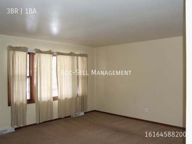 Building Photo - 5798 Christie Ave SE