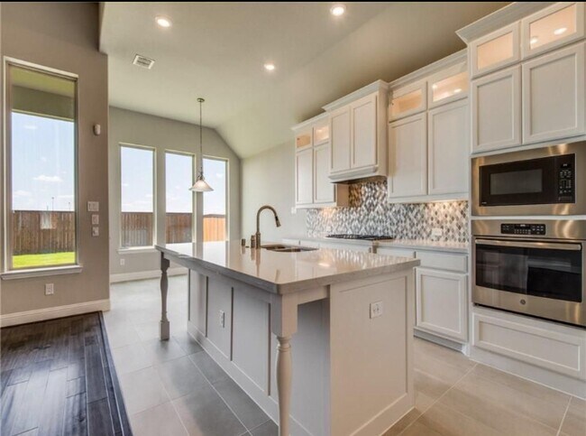 Building Photo - Luxury Home in Estates at Shaddock Park