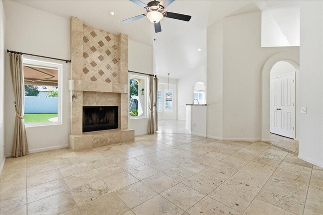 Building Photo - 2207 E Tahitian Way
