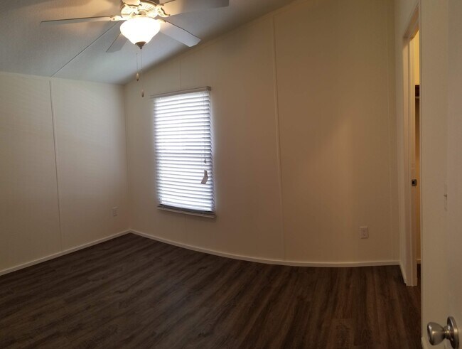 Building Photo - 135 Jo-Katherine Ln