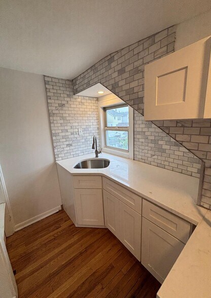 Building Photo - 58 Belmount Ave